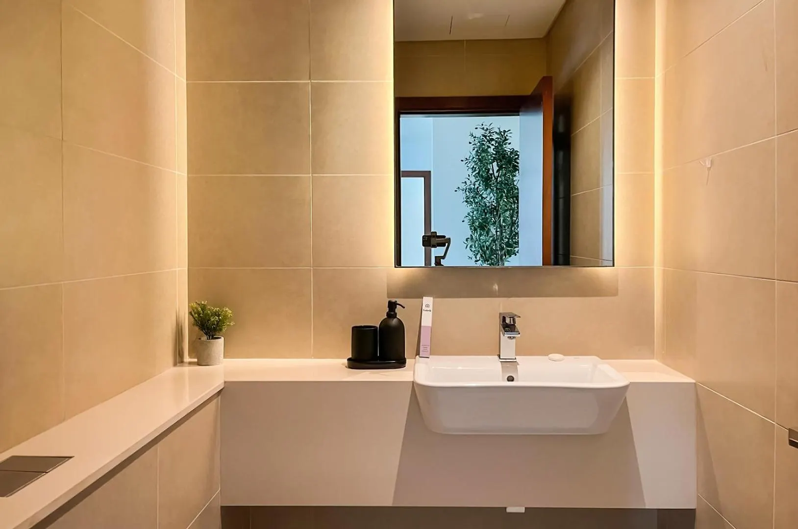 Livbnb - 2Br Apartment With Breathtaking Marina View Dubai