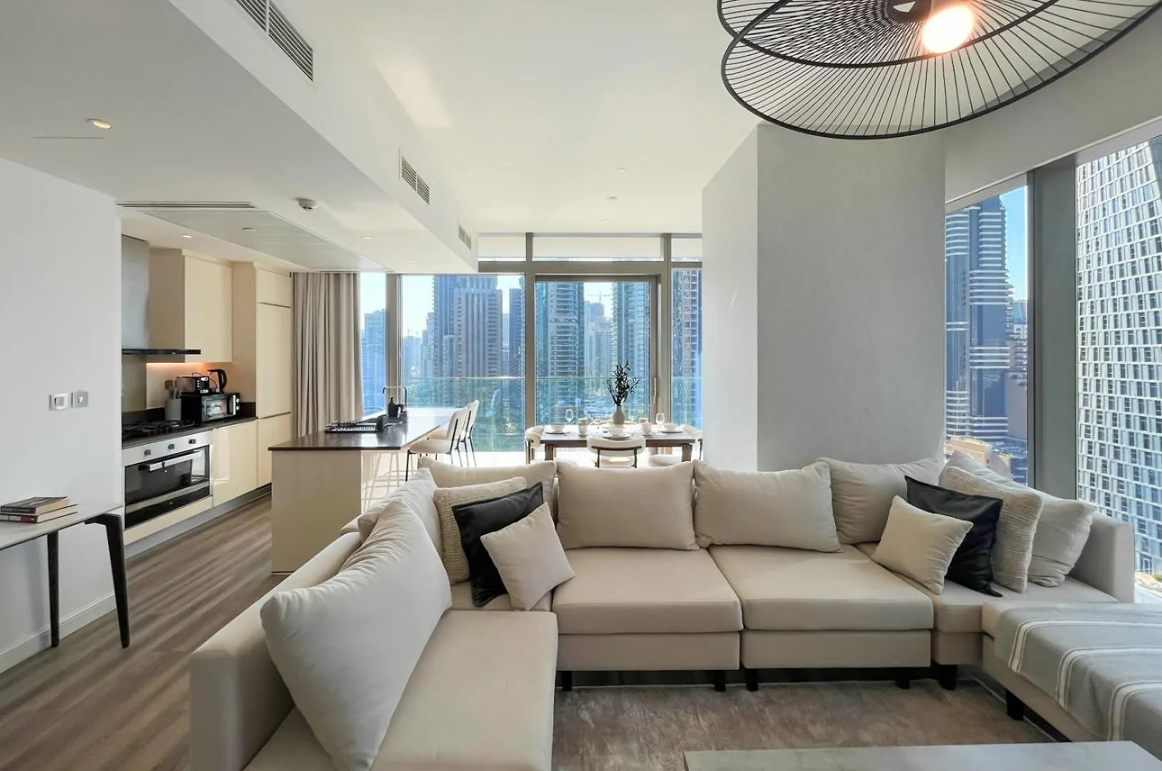 Livbnb - 2Br Apartment With Breathtaking Marina View Dubai United Arab Emirates