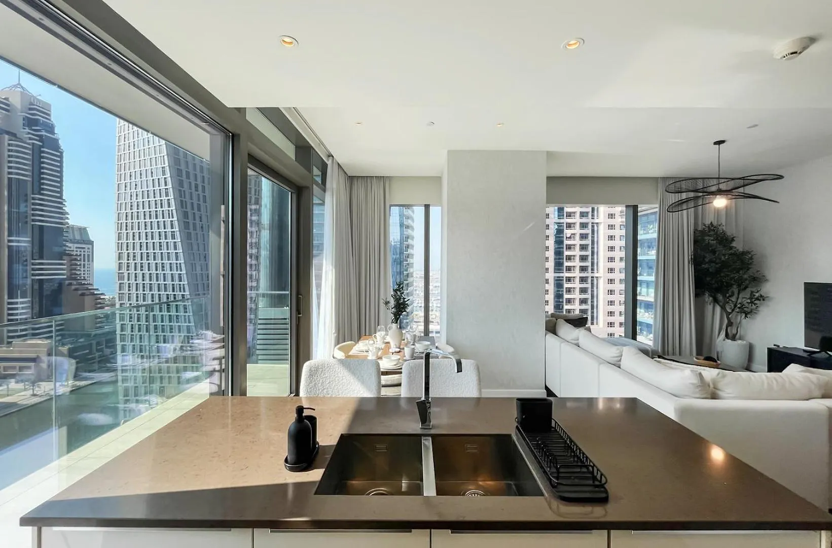 Livbnb - 2Br Apartment With Breathtaking Marina View Dubai