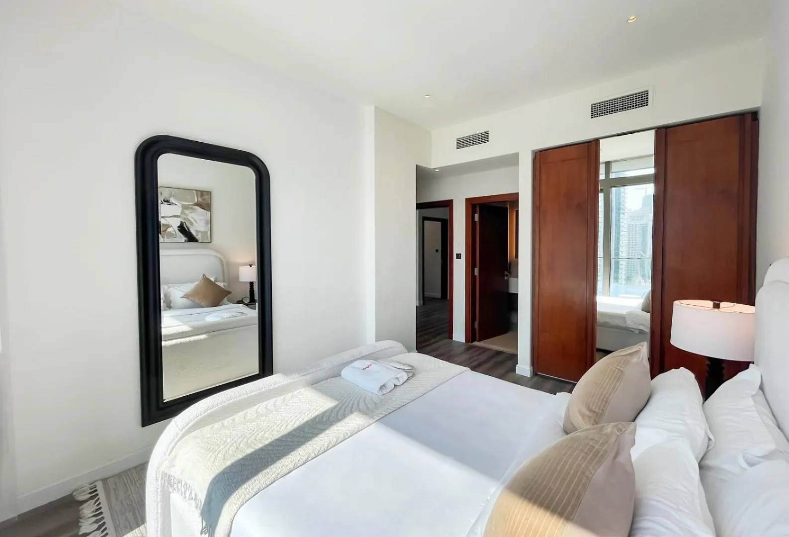 Livbnb - 2Br Apartment With Breathtaking Marina View Dubai 0*,