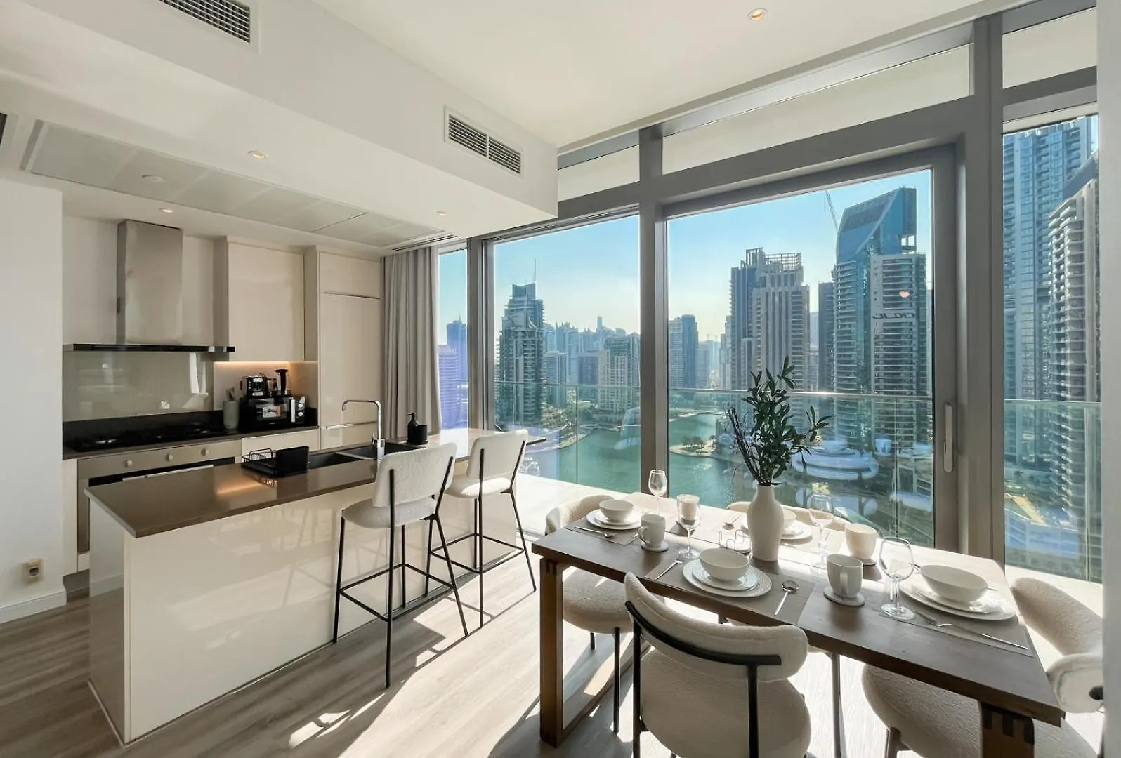 Livbnb - 2Br Apartment With Breathtaking Marina View دبي