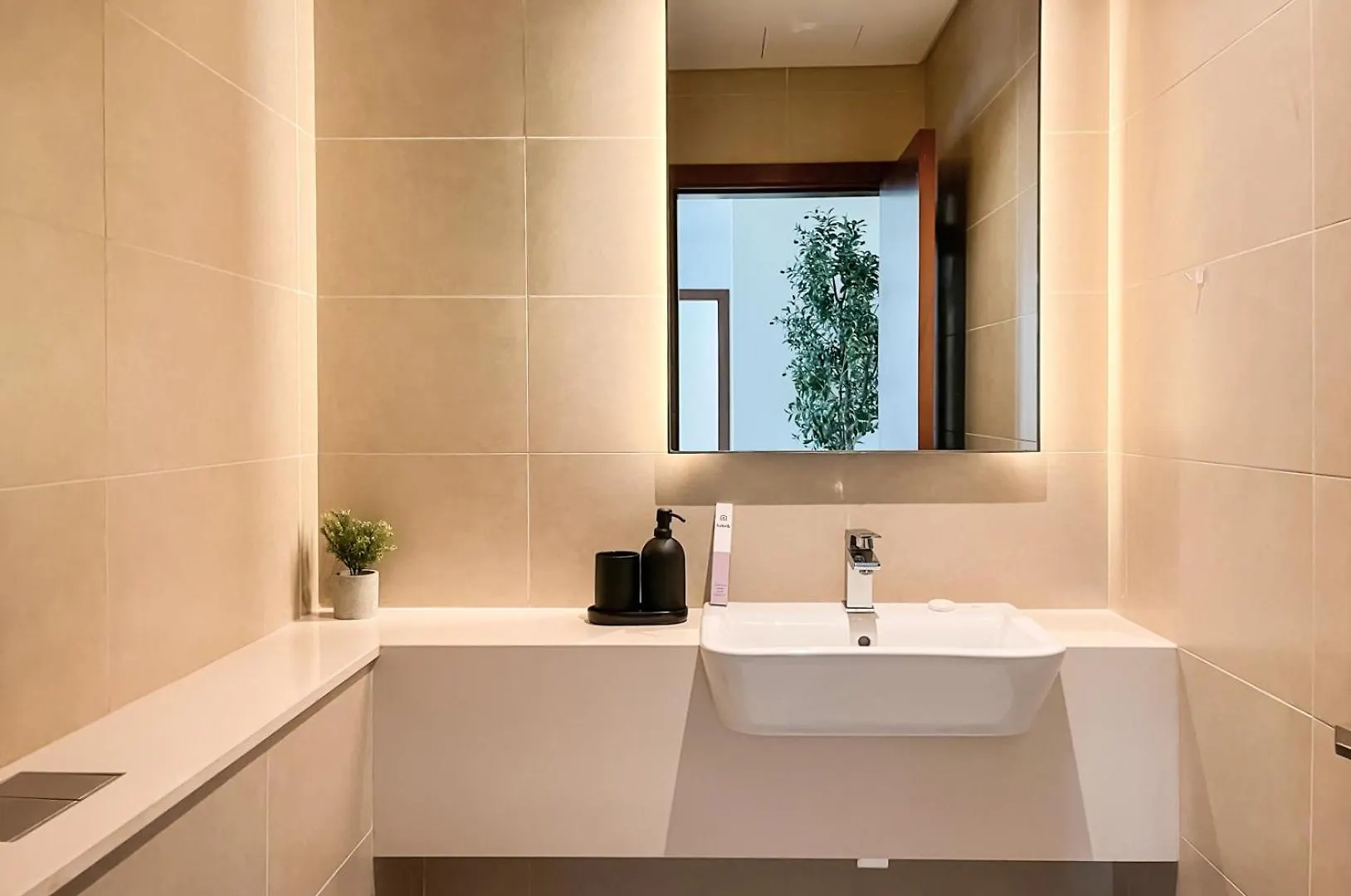Livbnb - 2Br Apartment With Breathtaking Marina View دبي الإمارات العربية المتحدة